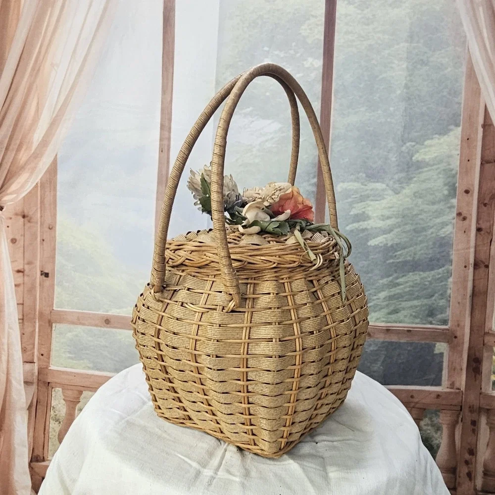Vintage 1940's Wicker Basket Purse Handbag Top Handle Lid Millinery Flowers